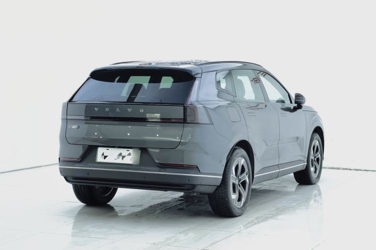 Used Volvo XC70 Plug-in Hybrid 2026 Model Four-Wheel Drive Long-Range Core Exterior 3