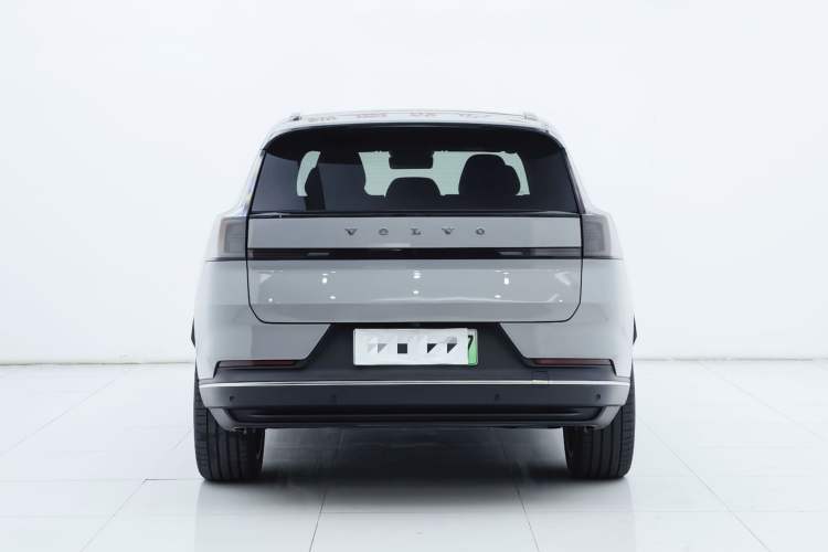 Used Volvo XC70 Plug-in Hybrid 2026 Model Four-Wheel Drive Long-Range Plus Exterior 6