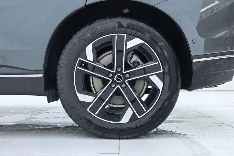 Used Volvo XC70 Plug-in Hybrid 2026 Model Four-Wheel Drive Long-Range Core Exterior 6
