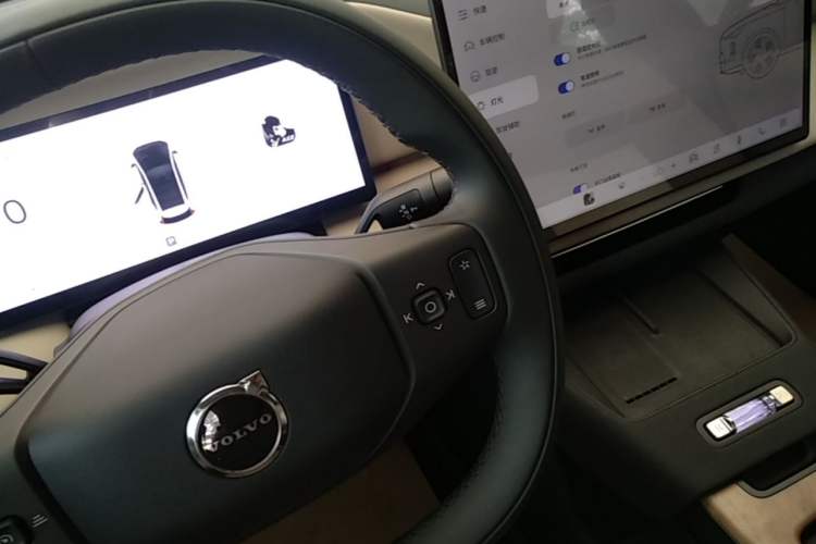 Used Volvo XC70 Plug-in Hybrid 2026 Model Four-Wheel Drive Long-Range Core Gear Lever
