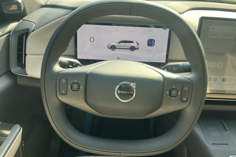 Used Volvo XC70 Plug-in Hybrid 2026 Model Four-Wheel Drive Long-Range Core Interior 2