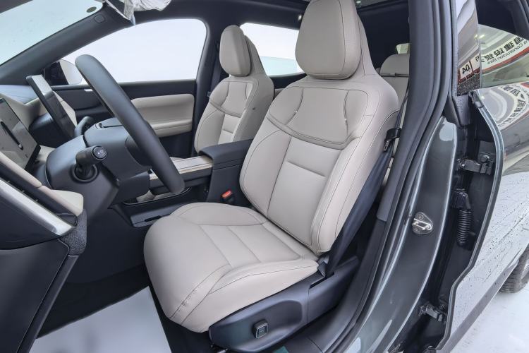 Used Volvo XC70 Plug-in Hybrid 2026 Model Four-Wheel Drive Long-Range Core Interior 4