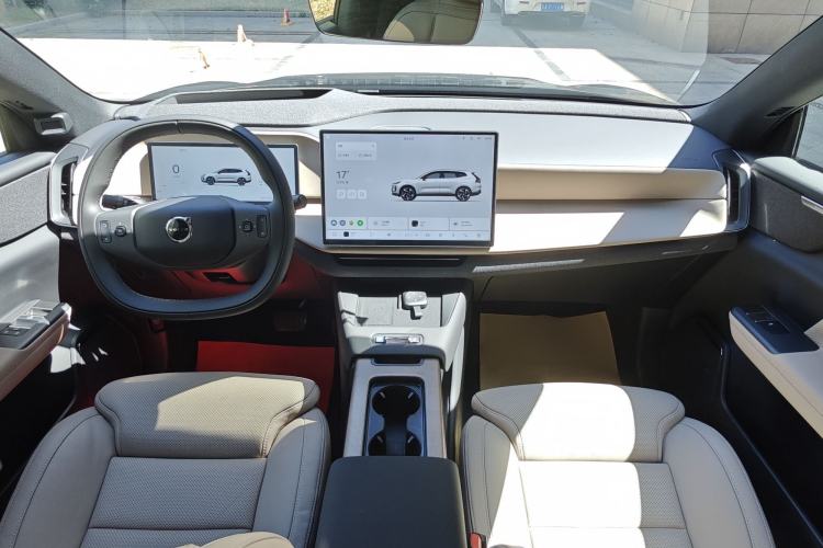 Used Volvo XC70 Plug-in Hybrid 2026 Model Four-Wheel Drive Long-Range Ultra Interior 4