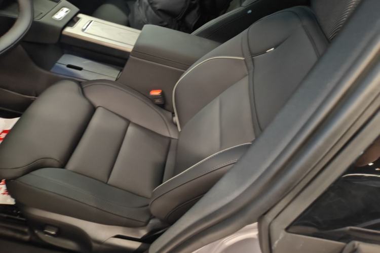 Used Volvo XC70 Plug-in Hybrid 2026 Model Four-Wheel Drive Long-Range Plus Left Front Seat