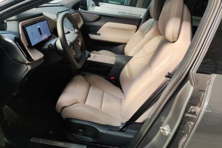 Used Volvo XC70 Plug-in Hybrid 2026 Model Four-Wheel Drive Long-Range Ultra Left Front Seat