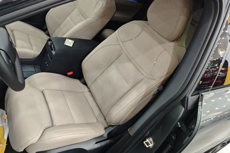Used Volvo XC70 Plug-in Hybrid 2026 Model Four-Wheel Drive Long-Range Ultra Left Front Seat