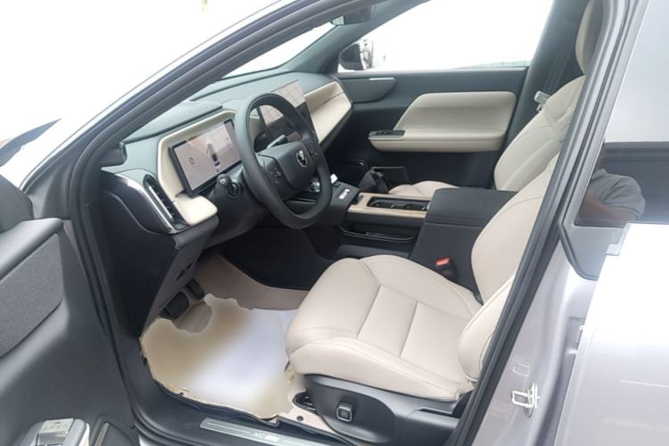 Used Volvo XC70 Plug-in Hybrid 2026 Model Two-Wheel Drive Long-Range Core Left Front Seat