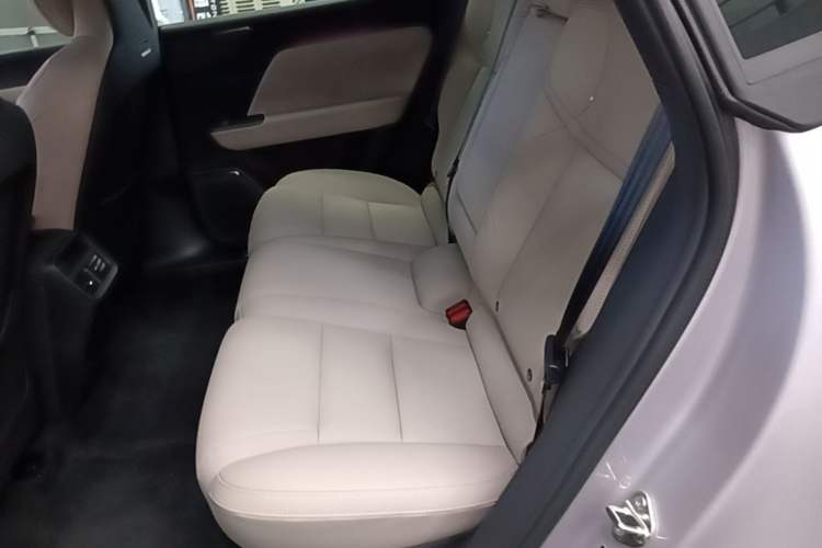 Used Volvo XC70 Plug-in Hybrid 2026 Model Four-Wheel Drive Long-Range Core Left Rear Seat