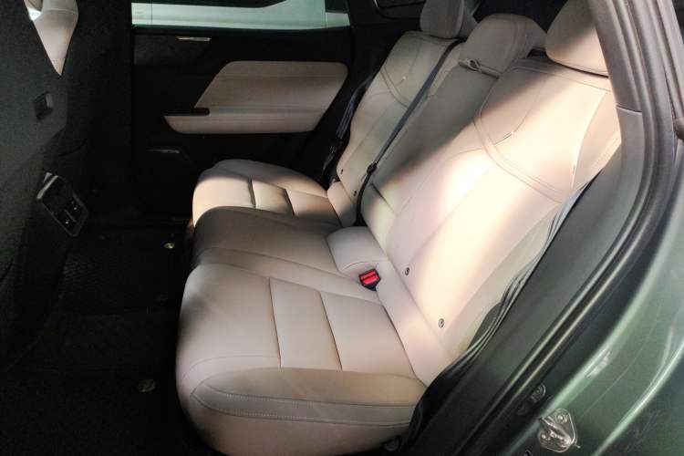 Used Volvo XC70 Plug-in Hybrid 2026 Model Four-Wheel Drive Long-Range Ultra Left Rear Seat