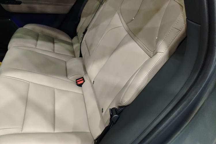 Used Volvo XC70 Plug-in Hybrid 2026 Model Four-Wheel Drive Long-Range Ultra Left Rear Seat