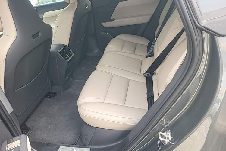 Used Volvo XC70 Plug-in Hybrid 2026 Model Four-Wheel Drive Long-Range Ultra Left Rear Seat