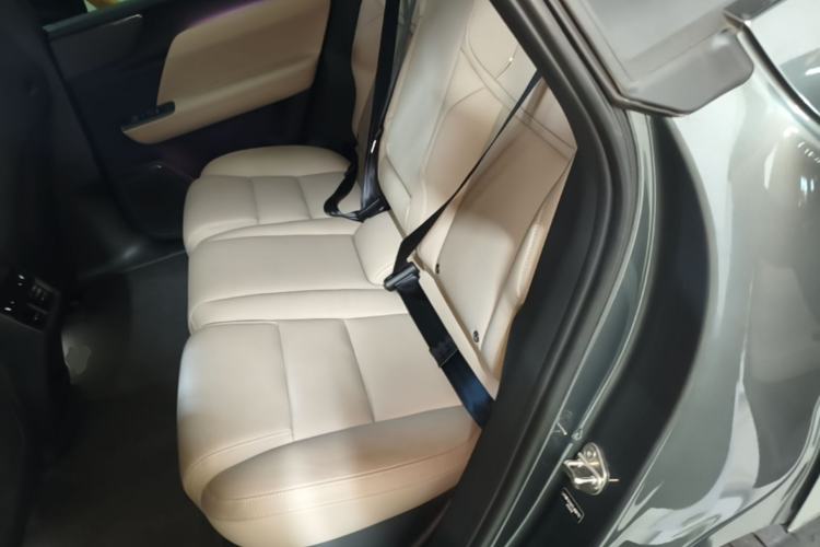Used Volvo XC70 Plug-in Hybrid 2026 Model Four-Wheel Drive Long-Range Ultra Left Rear Seat