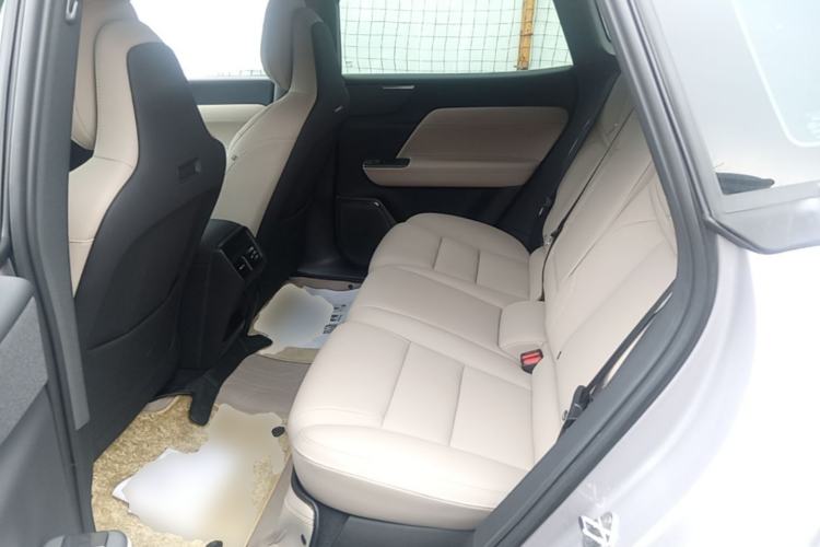 Used Volvo XC70 Plug-in Hybrid 2026 Model Two-Wheel Drive Long-Range Core Left Rear Seat
