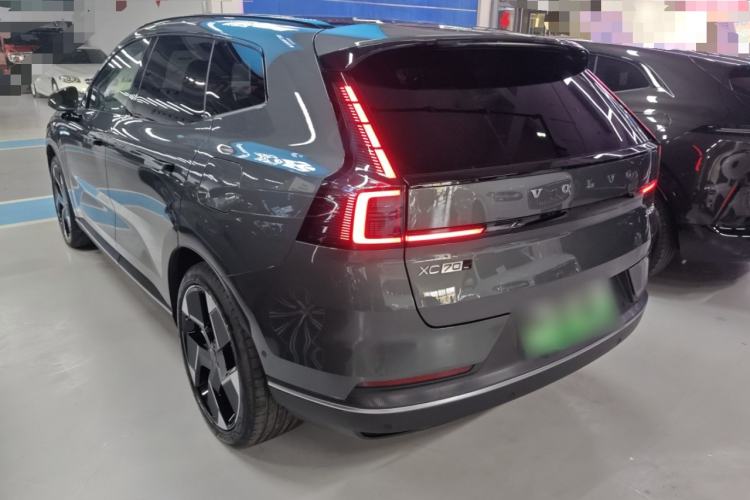 Used Volvo XC70 Plug-in Hybrid 2026 Model Four-Wheel Drive Long-Range Ultra Left Side