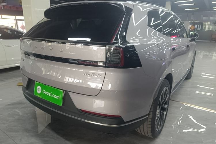 Used Volvo XC70 Plug-in Hybrid 2026 Model Four-Wheel Drive Long-Range Plus Rear Right 45 Deg