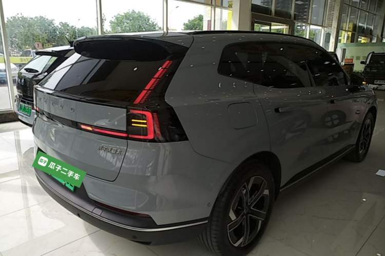 Used Volvo XC70 Plug-in Hybrid 2026 Model Four-Wheel Drive Long-Range Core Rear Right 45 Deg