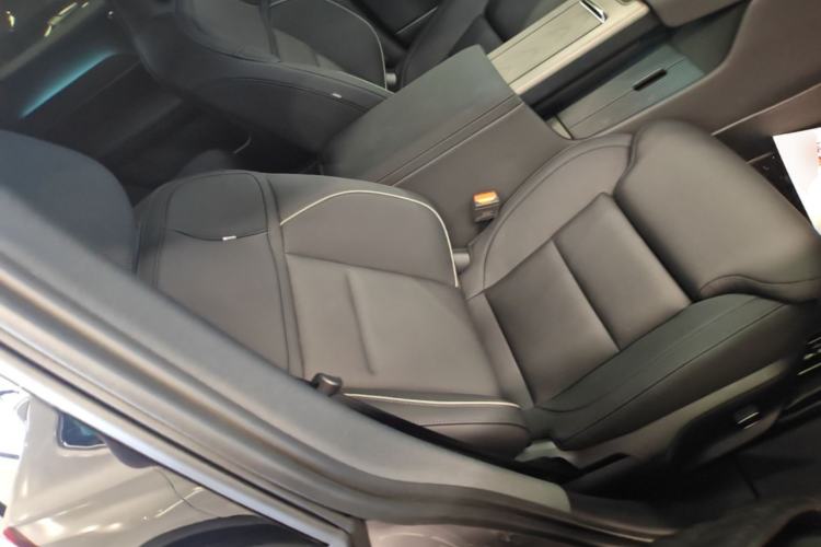 Used Volvo XC70 Plug-in Hybrid 2026 Model Four-Wheel Drive Long-Range Plus Right Front Seat