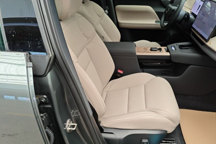 Used Volvo XC70 Plug-in Hybrid 2026 Model Four-Wheel Drive Long-Range Core Right Front Seat