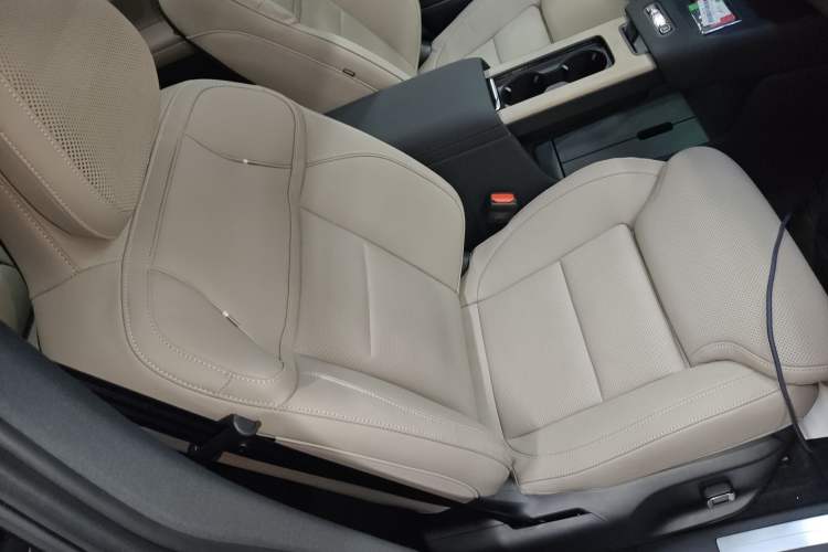 Used Volvo XC70 Plug-in Hybrid 2026 Model Four-Wheel Drive Long-Range Ultra Right Front Seat