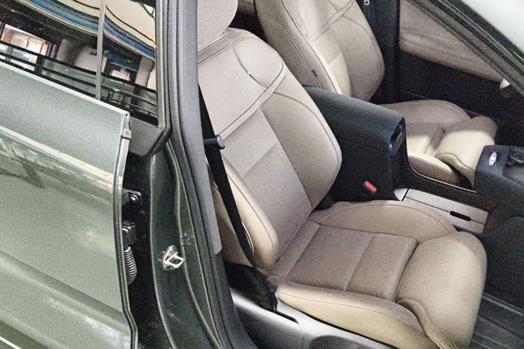 Used Volvo XC70 Plug-in Hybrid 2026 Model Four-Wheel Drive Long-Range Ultra Right Front Seat