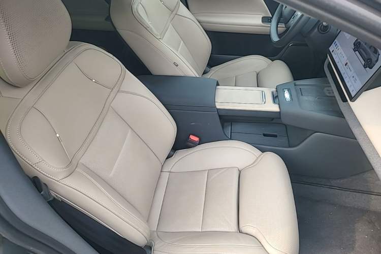 Used Volvo XC70 Plug-in Hybrid 2026 Model Four-Wheel Drive Long-Range Ultra Right Front Seat