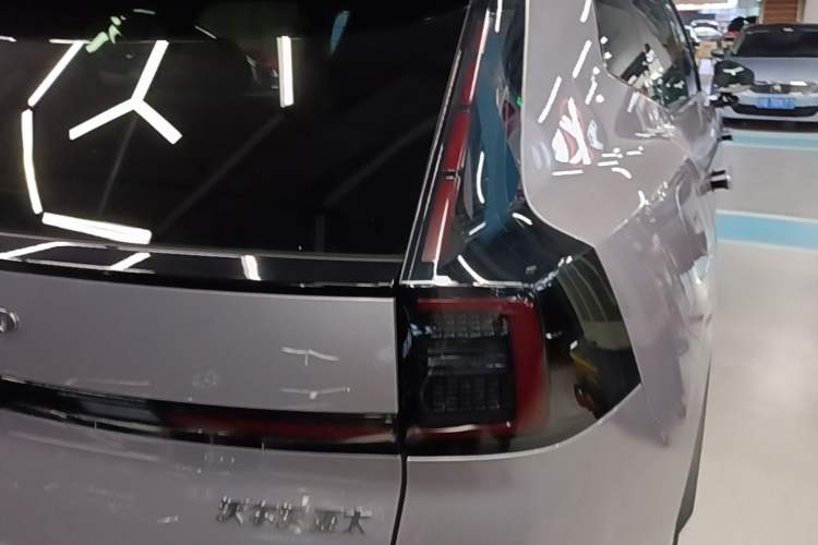 Used Volvo XC70 Plug-in Hybrid 2026 Model Four-Wheel Drive Long-Range Core Right Rear Taillight