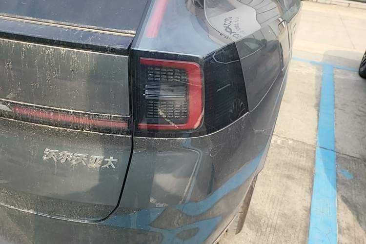 Used Volvo XC70 Plug-in Hybrid 2026 Model Four-Wheel Drive Long-Range Ultra Right Rear Taillight