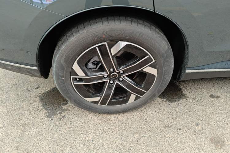 Used Volvo XC70 Plug-in Hybrid 2026 Model Four-Wheel Drive Long-Range Core Right Rear Wheel Hub
