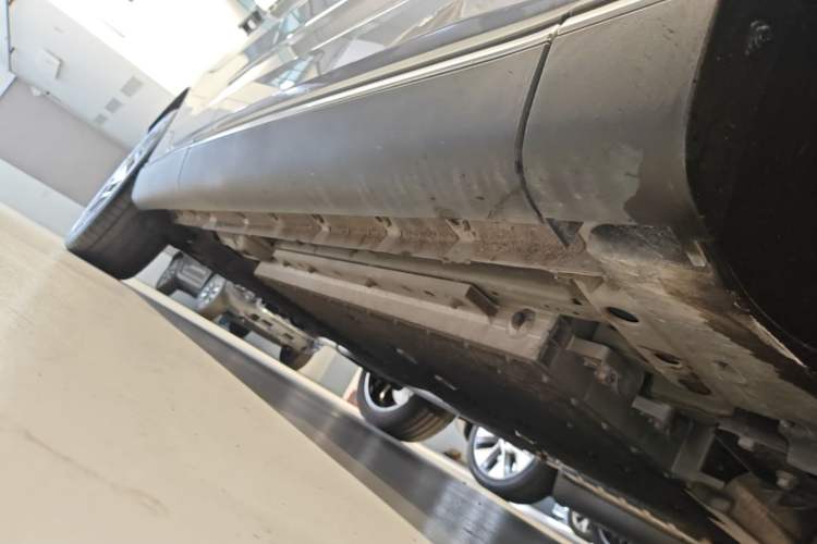 Used Volvo XC70 Plug-in Hybrid 2026 Model Four-Wheel Drive Long-Range Plus Right Side Sill