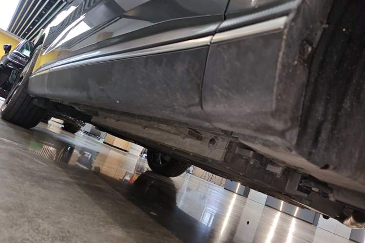Used Volvo XC70 Plug-in Hybrid 2026 Model Four-Wheel Drive Long-Range Ultra Right Side Sill