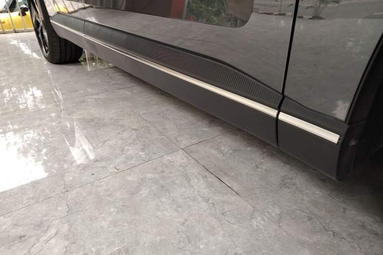 Used Volvo XC70 Plug-in Hybrid 2026 Model Four-Wheel Drive Long-Range Ultra Right Side Sill
