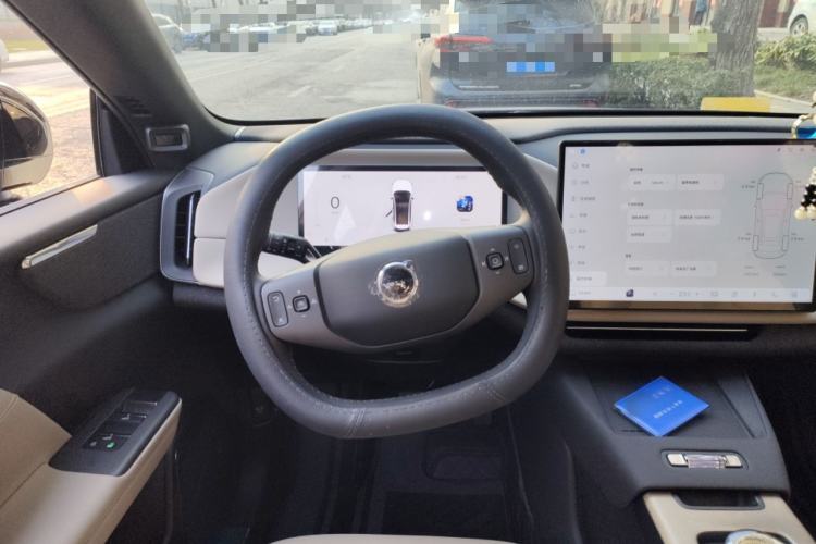 Used Volvo XC70 Plug-in Hybrid 2026 Model Four-Wheel Drive Long-Range Core Steering Wheel