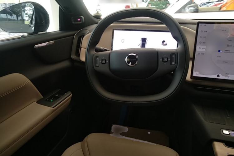 Used Volvo XC70 Plug-in Hybrid 2026 Model Four-Wheel Drive Long-Range Core Steering Wheel