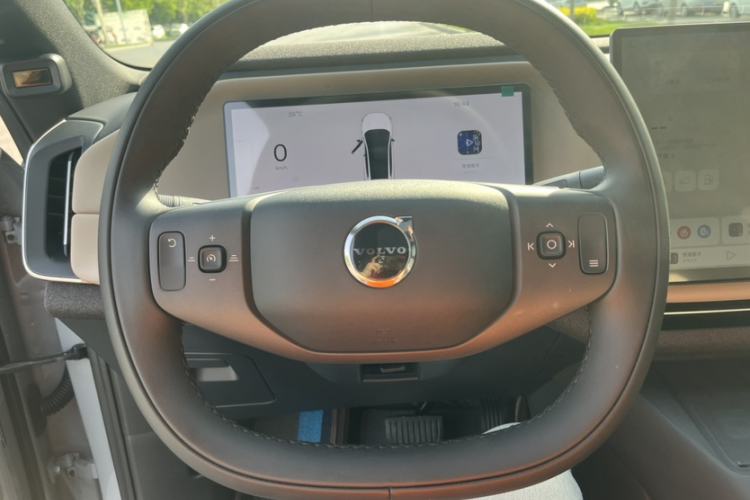 Used Volvo XC70 Plug-in Hybrid 2026 Model Four-Wheel Drive Long-Range Core Steering Wheel
