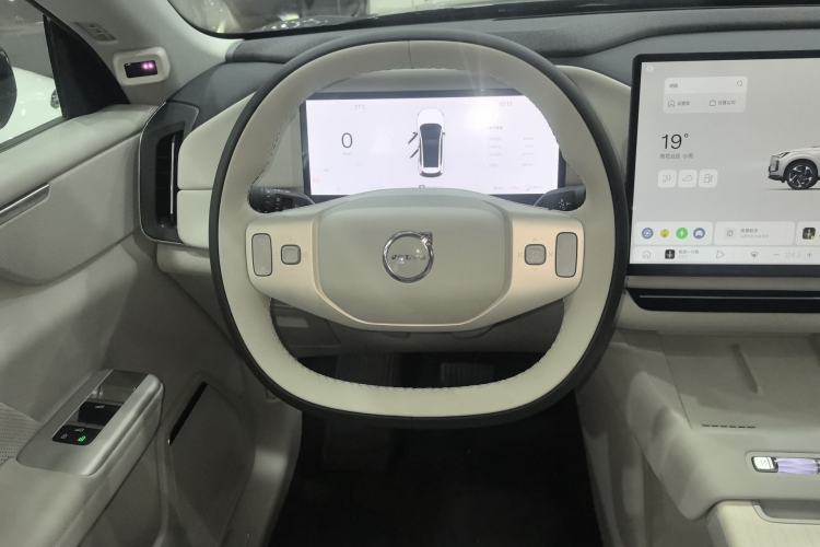 Used Volvo XC70 Plug-in Hybrid 2026 Model Four-Wheel Drive Long-Range Plus Steering Wheel
