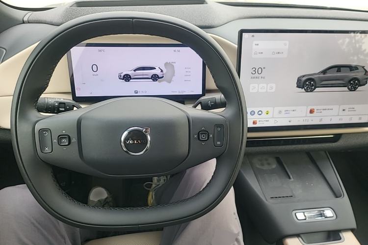 Used Volvo XC70 Plug-in Hybrid 2026 Model Four-Wheel Drive Long-Range Ultra Steering Wheel