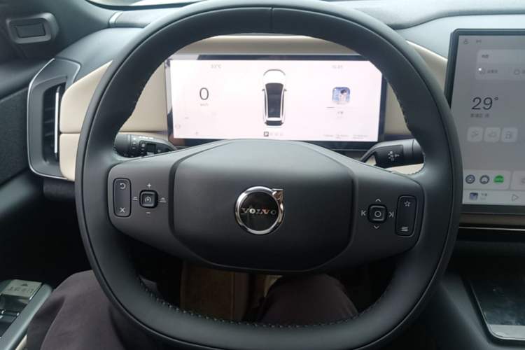 Used Volvo XC70 Plug-in Hybrid 2026 Model Two-Wheel Drive Long-Range Core Steering Wheel