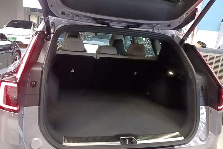 Used Volvo XC70 Plug-in Hybrid 2026 Model Four-Wheel Drive Long-Range Core Trunk