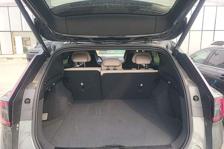 Used Volvo XC70 Plug-in Hybrid 2026 Model Four-Wheel Drive Long-Range Ultra Trunk