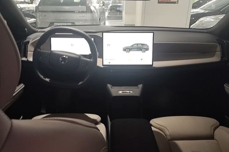 Used Volvo XC70 Plug-in Hybrid 2026 Model Four-Wheel Drive Long-Range Ultra Center Console