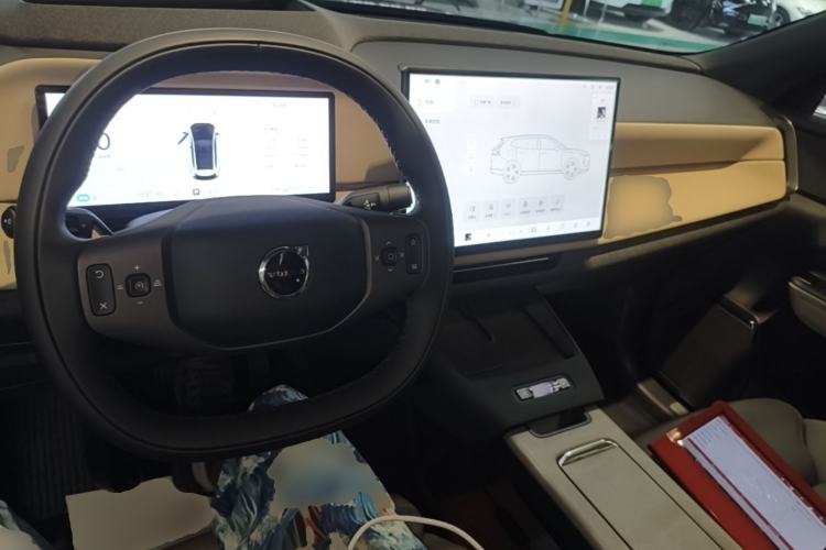 Used Volvo XC70 Plug-in Hybrid 2026 Model Four-Wheel Drive Long-Range Ultra Center Console
