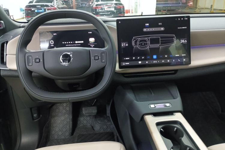 Used Volvo XC70 Plug-in Hybrid 2026 Model Four-Wheel Drive Long-Range Core Center Console