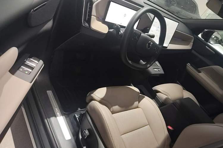 Used Volvo XC70 Plug-in Hybrid 2026 Model Four-Wheel Drive Long-Range Ultra Driver Seat