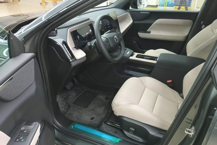 Used Volvo XC70 Plug-in Hybrid 2026 Model Four-Wheel Drive Long-Range Core Driver Seat