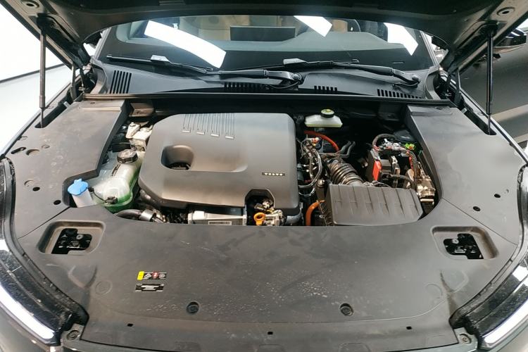 Used Volvo XC70 Plug-in Hybrid 2026 Model Four-Wheel Drive Long-Range Core Engine Bay