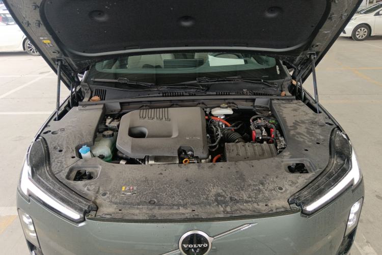 Used Volvo XC70 Plug-in Hybrid 2026 Model Four-Wheel Drive Long-Range Ultra Engine Bay