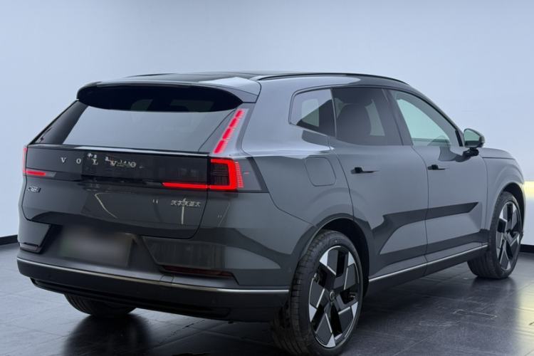 Used Volvo XC70 Plug-in Hybrid 2026 Model Four-Wheel Drive Long-Range Ultra Exterior 4