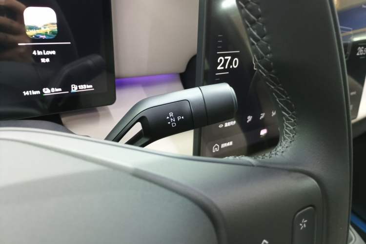 Used Volvo XC70 Plug-in Hybrid 2026 Model Four-Wheel Drive Long-Range Core Gear Lever