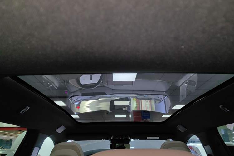 Used Volvo XC70 Plug-in Hybrid 2026 Model Four-Wheel Drive Long-Range Ultra Headliner
