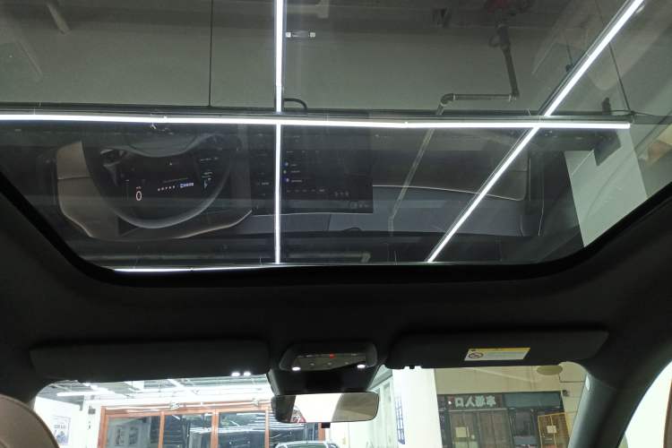 Used Volvo XC70 Plug-in Hybrid 2026 Model Four-Wheel Drive Long-Range Core Headliner
